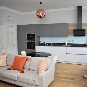 Bernard St - Bright And Spacious 1 Bed At The Shore! , Edinburgh United Kingdom