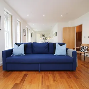 No 2 Under The Clock By Ssw - 2br, Right In The Centre, Sleeps 6 , Cardiff United Kingdom
